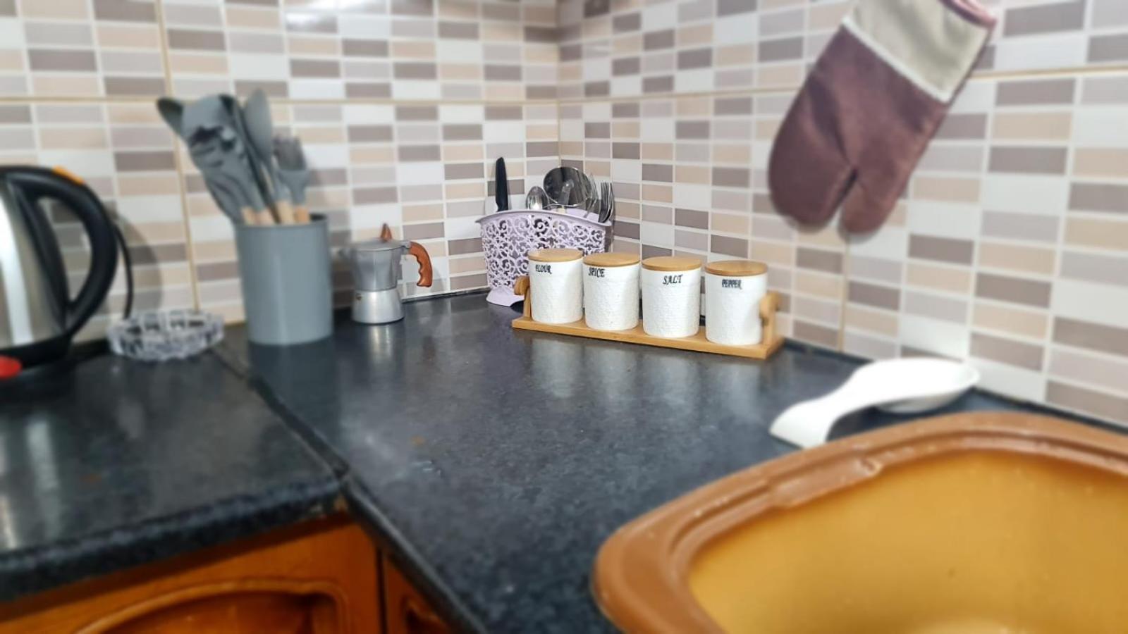 טיראנה Calmly, Spacious Apartment Next To Usa Embassy מראה חיצוני תמונה