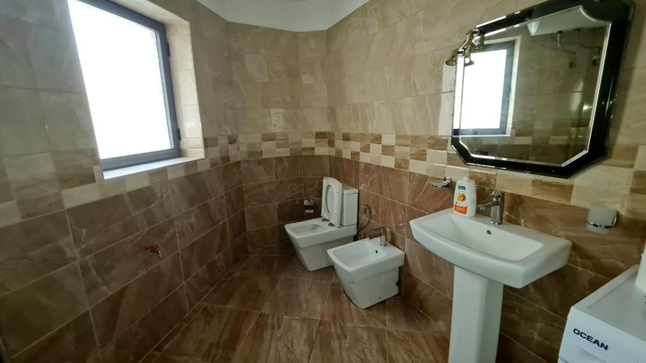 טיראנה Calmly, Spacious Apartment Next To Usa Embassy מראה חיצוני תמונה